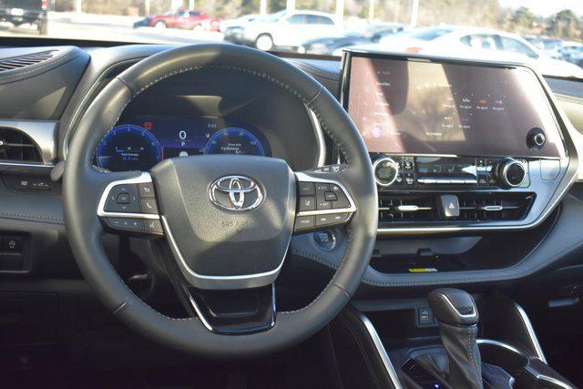used 2023 Toyota Highlander car, priced at $45,887