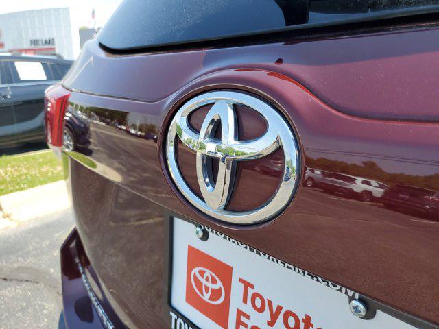 used 2018 Toyota Highlander car, priced at $27,523