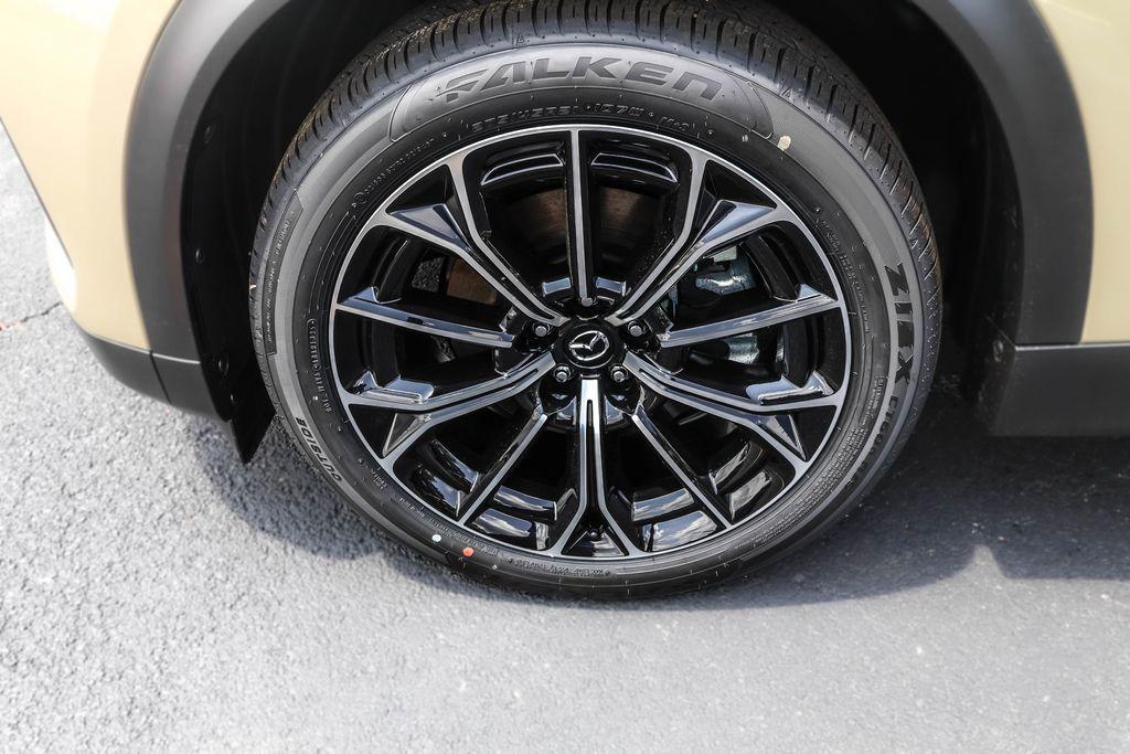 new 2025 Mazda CX-70 PHEV car, priced at $53,191