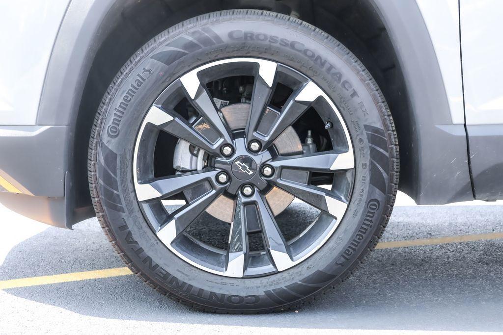 used 2025 Chevrolet Equinox car, priced at $34,675
