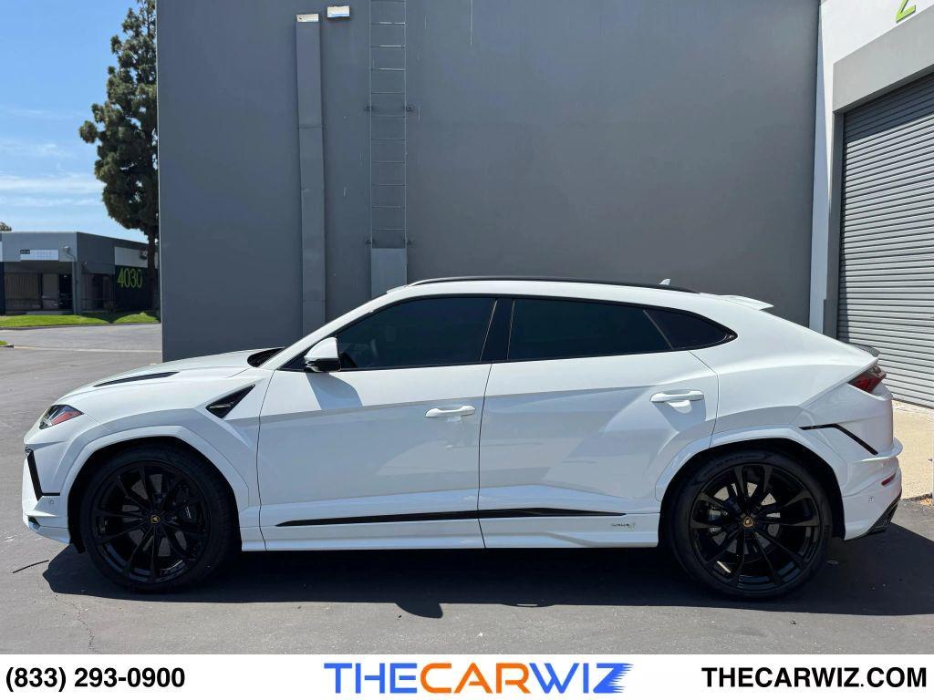 used 2023 Lamborghini Urus car, priced at $269,990