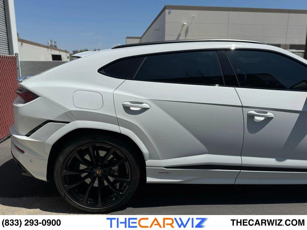 used 2023 Lamborghini Urus car, priced at $269,990