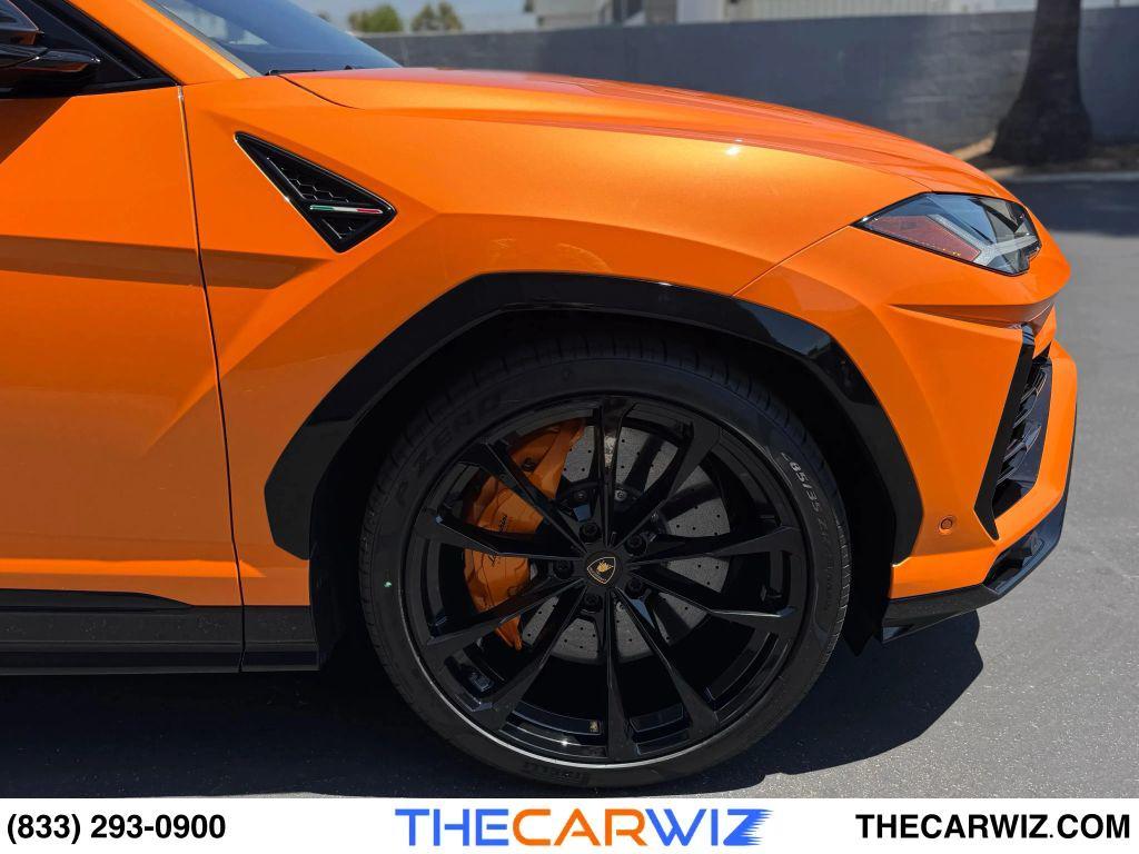 used 2022 Lamborghini Urus car, priced at $259,990