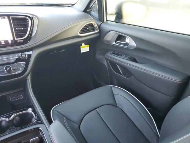 new 2025 Chrysler Pacifica car, priced at $45,345