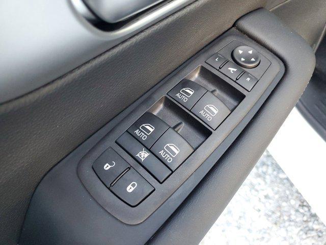 new 2025 Chrysler Pacifica car, priced at $45,345