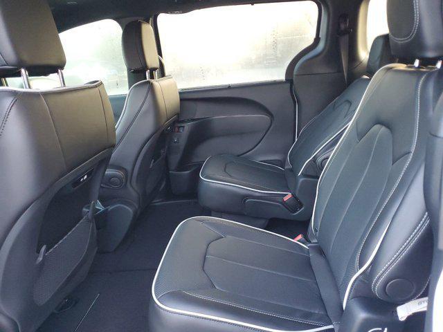 new 2025 Chrysler Pacifica car, priced at $45,345