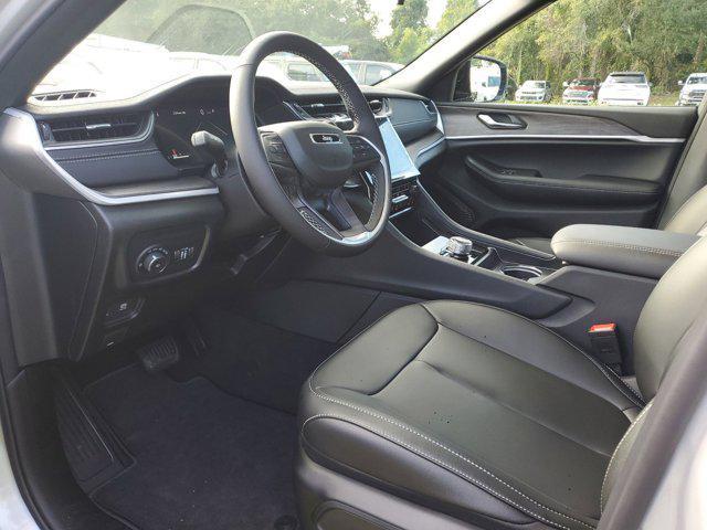 new 2025 Jeep Grand Cherokee car, priced at $38,499