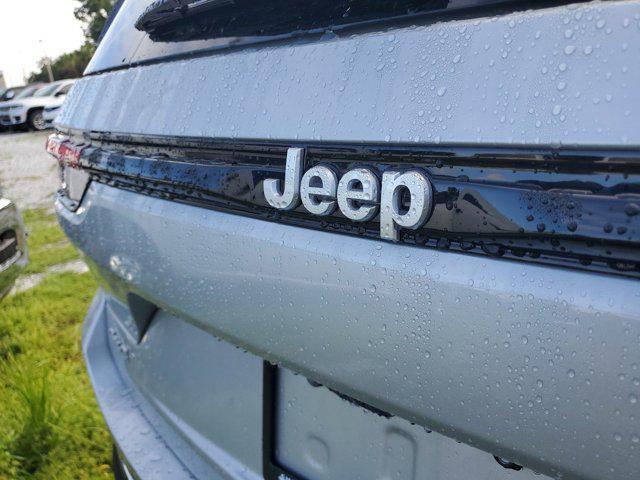 new 2025 Jeep Grand Cherokee car, priced at $38,499