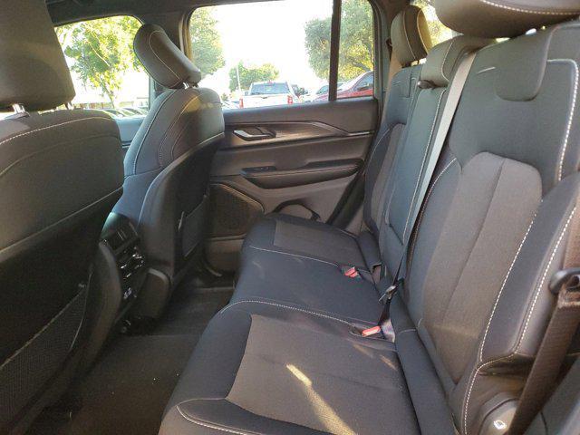 new 2025 Jeep Grand Cherokee car, priced at $33,375