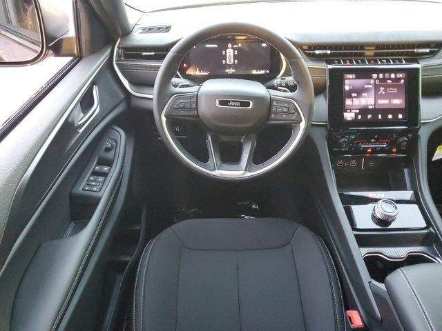 new 2025 Jeep Grand Cherokee car, priced at $33,375