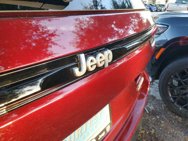 new 2025 Jeep Grand Cherokee car, priced at $33,375