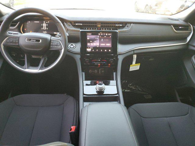 new 2025 Jeep Grand Cherokee car, priced at $33,375