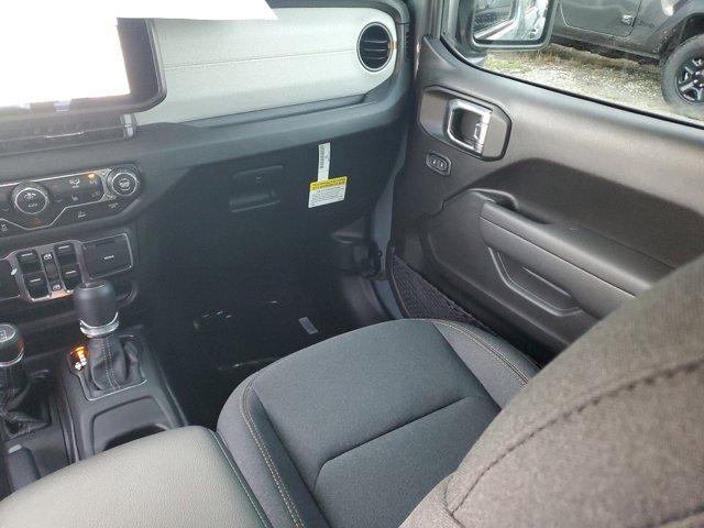 new 2025 Jeep Gladiator car, priced at $44,230