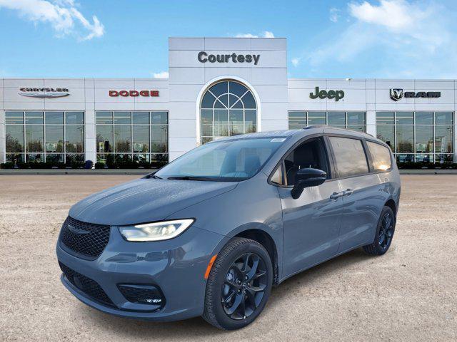 new 2025 Chrysler Pacifica car, priced at $48,710