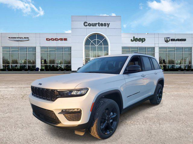 new 2025 Jeep Grand Cherokee car, priced at $45,015