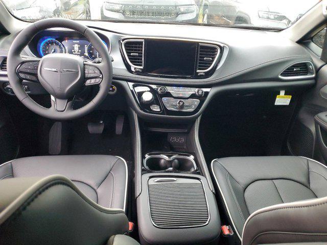 new 2025 Chrysler Pacifica car, priced at $45,345