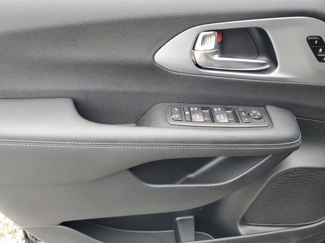 new 2025 Chrysler Pacifica car, priced at $45,345