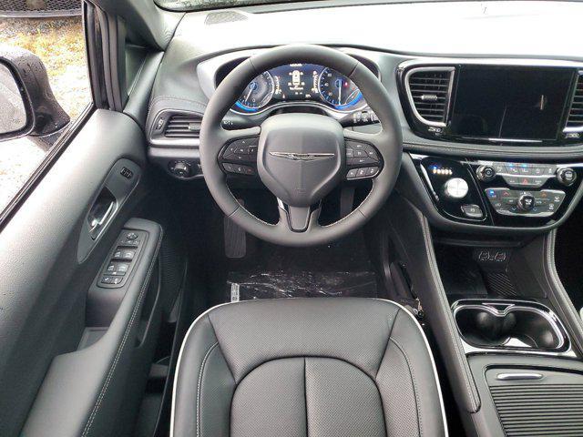 new 2025 Chrysler Pacifica car, priced at $45,345