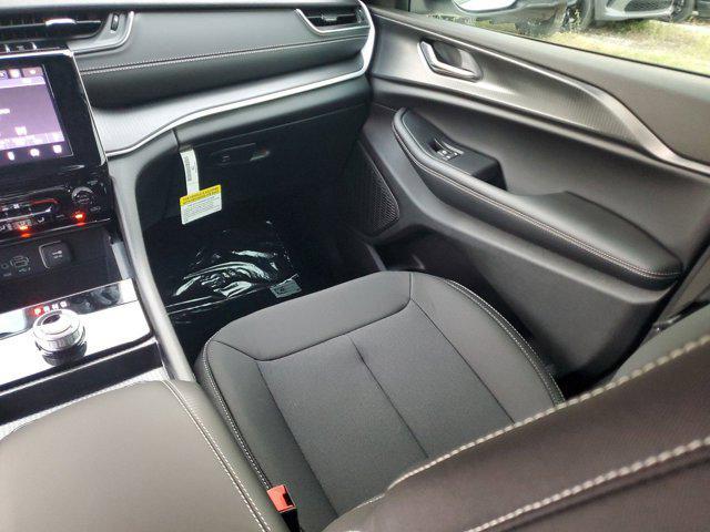 new 2025 Jeep Grand Cherokee car, priced at $31,205
