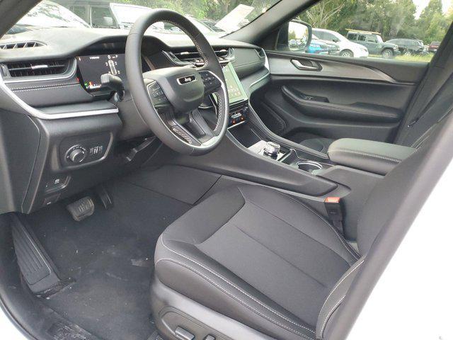 new 2025 Jeep Grand Cherokee car, priced at $31,205