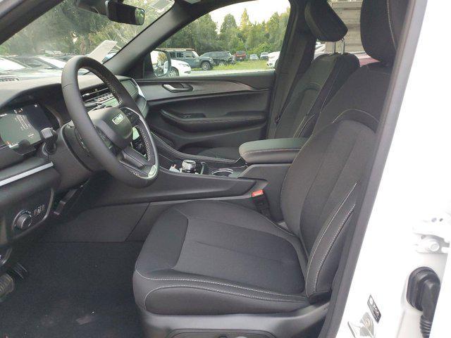new 2025 Jeep Grand Cherokee car, priced at $31,205