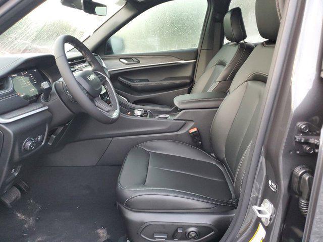 new 2025 Jeep Grand Cherokee car, priced at $43,085