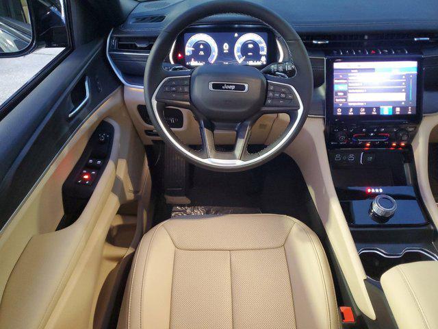 new 2025 Jeep Grand Cherokee car, priced at $43,680