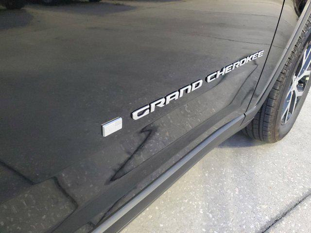 new 2025 Jeep Grand Cherokee car, priced at $43,680