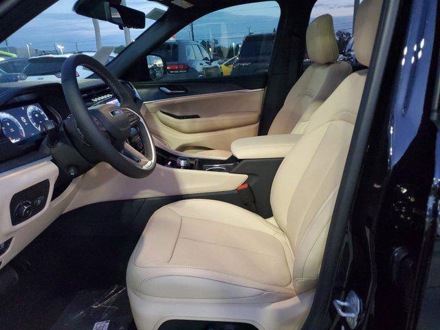 new 2025 Jeep Grand Cherokee car, priced at $43,680