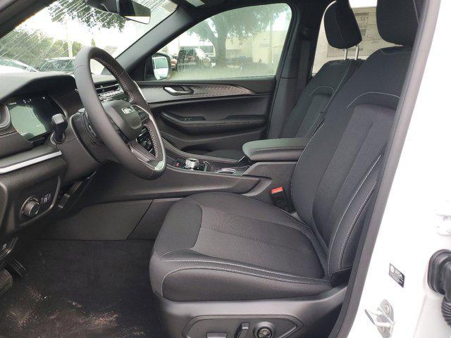 new 2025 Jeep Grand Cherokee car, priced at $31,105