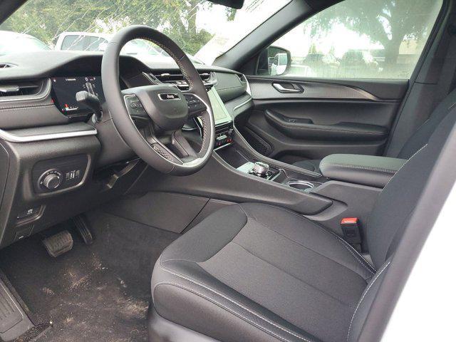 new 2025 Jeep Grand Cherokee car, priced at $31,105