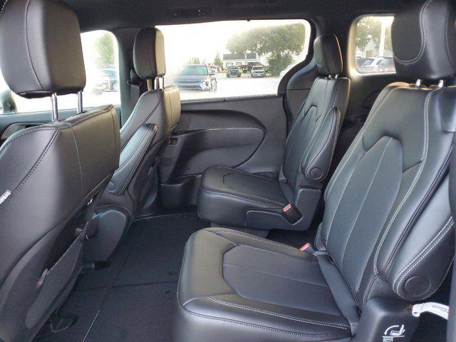 new 2025 Chrysler Pacifica car, priced at $42,220