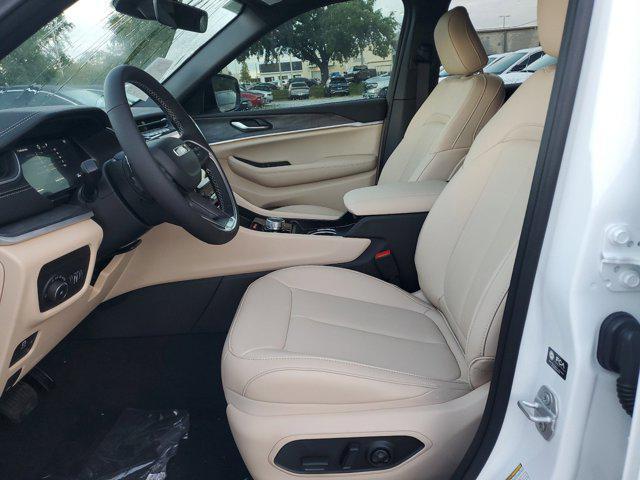 new 2025 Jeep Grand Cherokee car, priced at $36,150