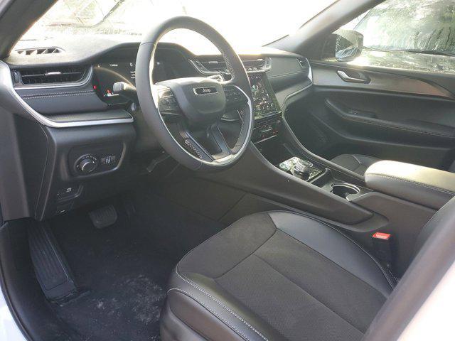 new 2025 Jeep Grand Cherokee car, priced at $35,135