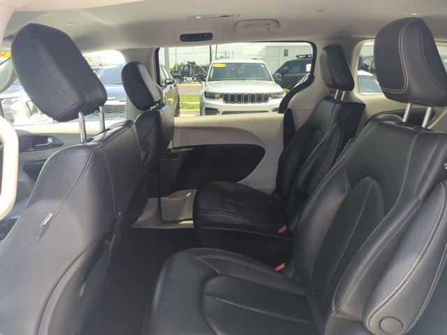 used 2022 Chrysler Pacifica Hybrid car, priced at $27,000