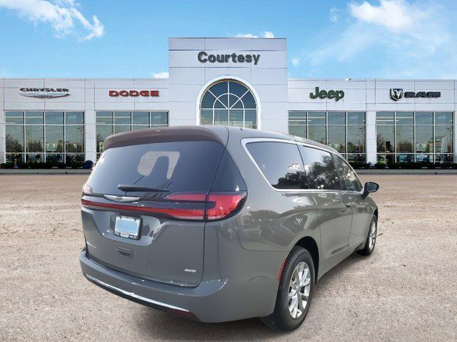 used 2023 Chrysler Pacifica car, priced at $33,771