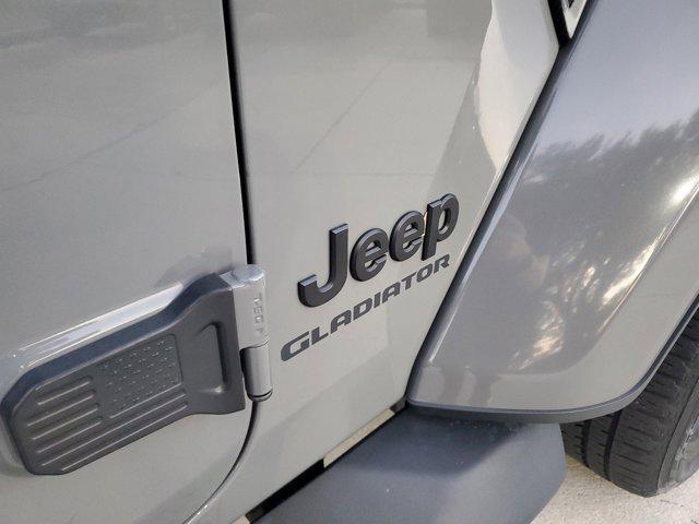 used 2022 Jeep Gladiator car, priced at $36,017