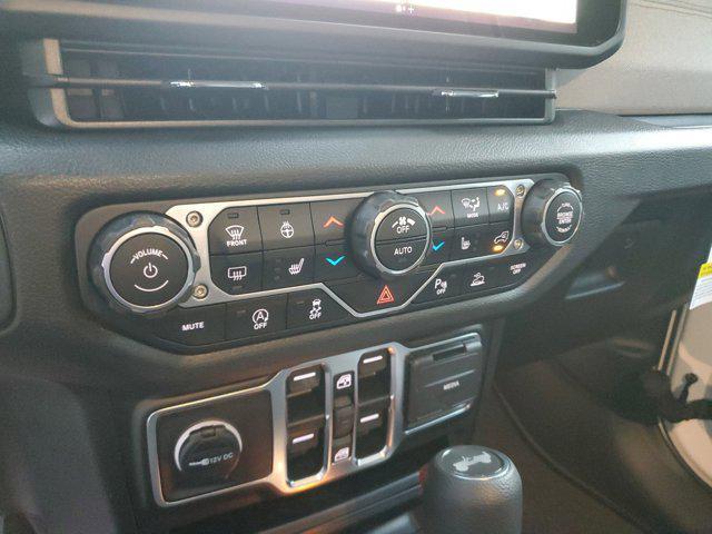 new 2025 Jeep Wrangler car, priced at $42,675