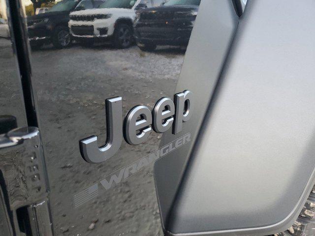 new 2025 Jeep Wrangler car, priced at $47,075
