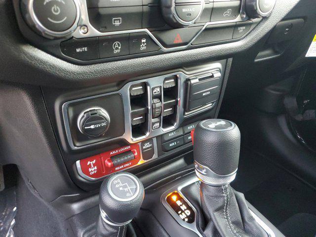 new 2025 Jeep Wrangler car, priced at $47,075