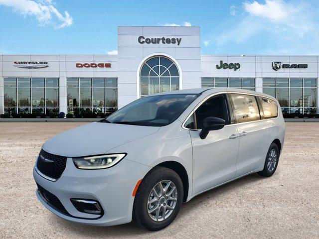 new 2025 Chrysler Pacifica car, priced at $37,945