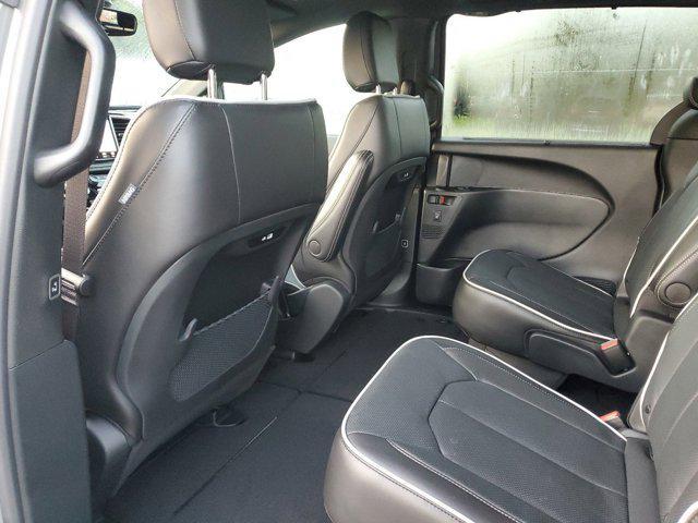 new 2025 Chrysler Pacifica car, priced at $45,840