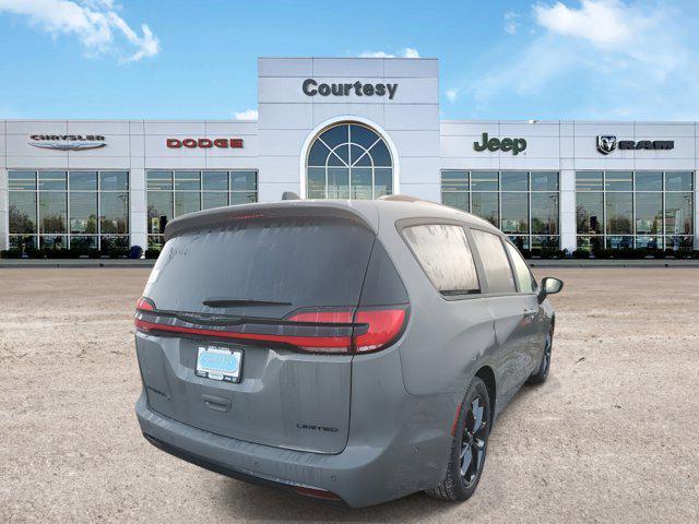 new 2025 Chrysler Pacifica car, priced at $45,840