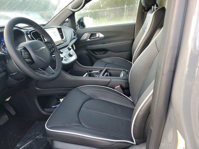 new 2025 Chrysler Pacifica car, priced at $45,840