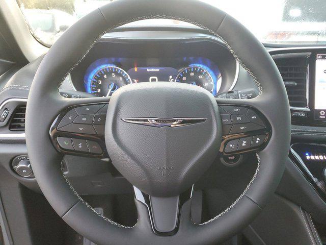 new 2025 Chrysler Pacifica car, priced at $45,840