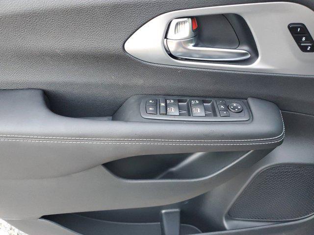 new 2025 Chrysler Pacifica car, priced at $45,840