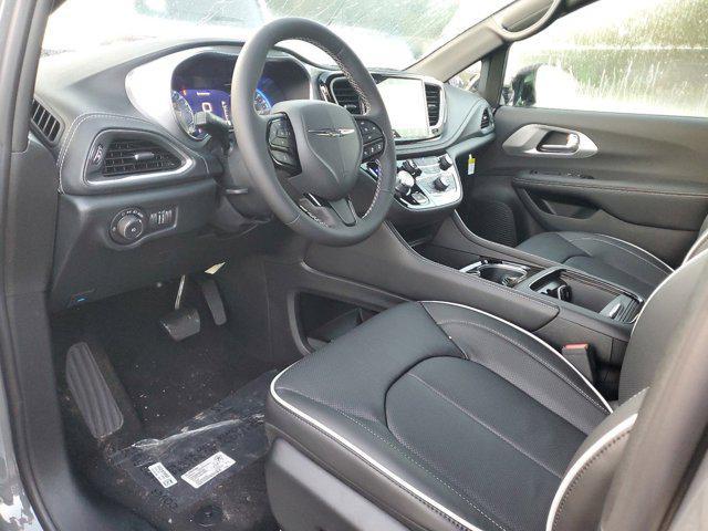 new 2025 Chrysler Pacifica car, priced at $45,840