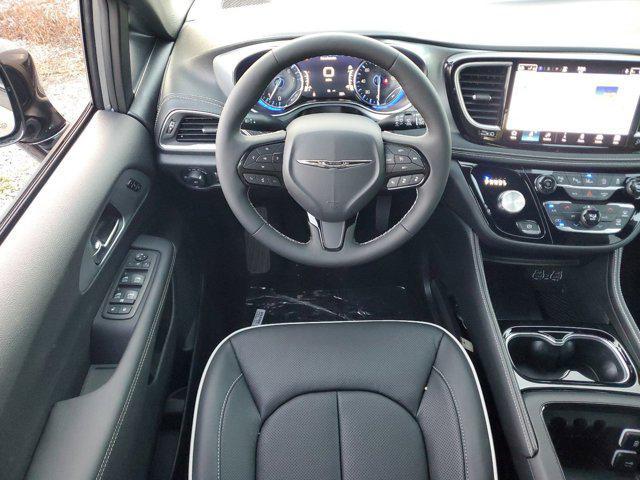 new 2025 Chrysler Pacifica car, priced at $45,840