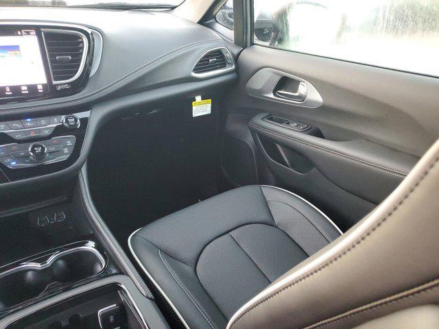 new 2025 Chrysler Pacifica car, priced at $45,840