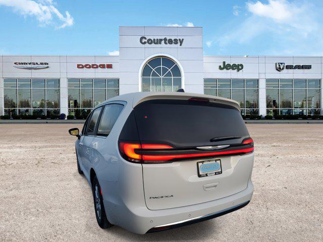 new 2025 Chrysler Pacifica car, priced at $41,725